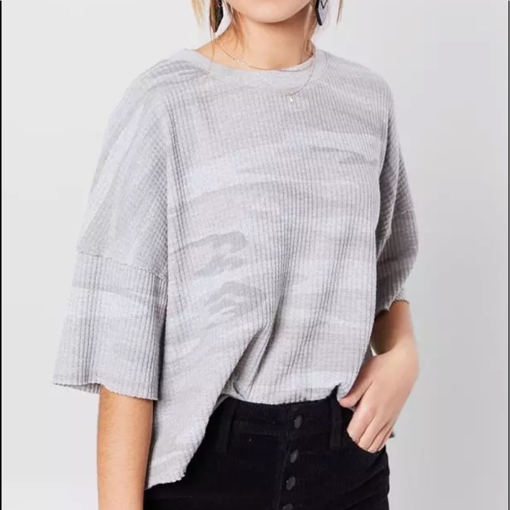 White Crow, Size large, cropped thermal tee!